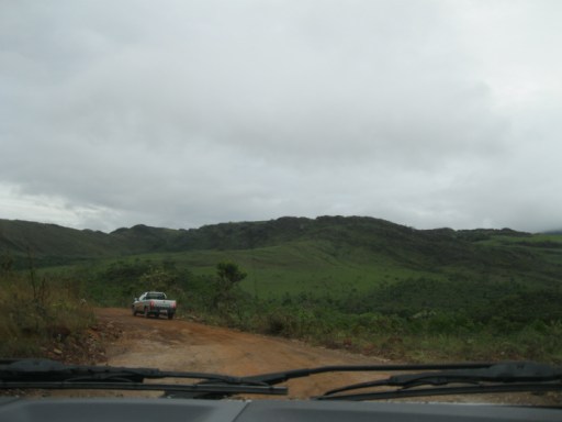 Estrada de terra em Rio Acima