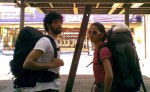 casal fazendo mochilao