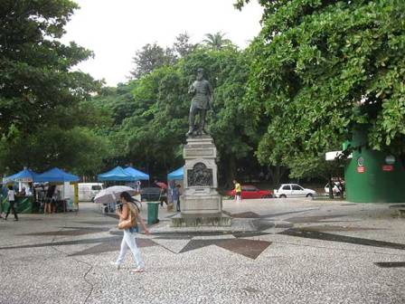 Estatua de Fernando Machado