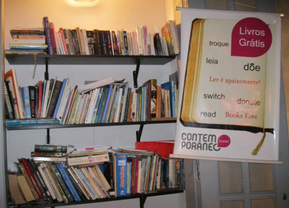 livraria em hostel