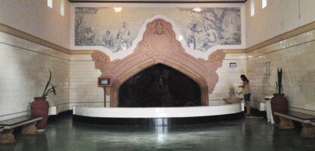 dentro da fonte dona beja