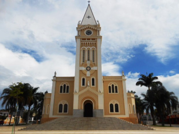 igreja principal de araxa