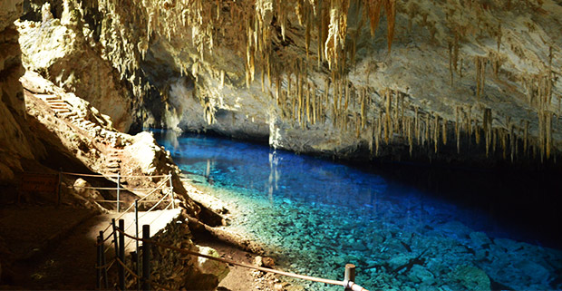 Gruta do Lago Azul