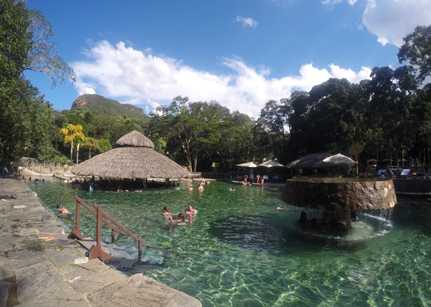 rio quente resorts agua quente