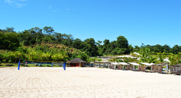 quadra na praia do cerrado