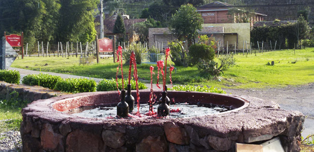 fonte jorrando vinho